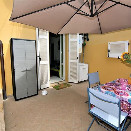 Casa Chiara In Centro Con Corte Privata San Benedetto del Tronto Exterior photo